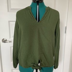 UNIVERSAL THREADS Green Check Tie Front Long Sleeve